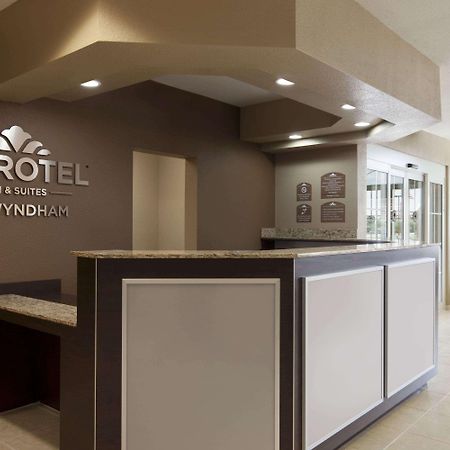 Microtel Inn & Suites Kenedy Eksteriør bilde
