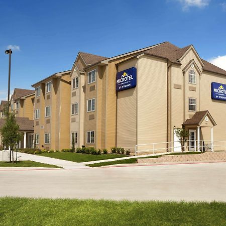 Microtel Inn & Suites Kenedy Eksteriør bilde