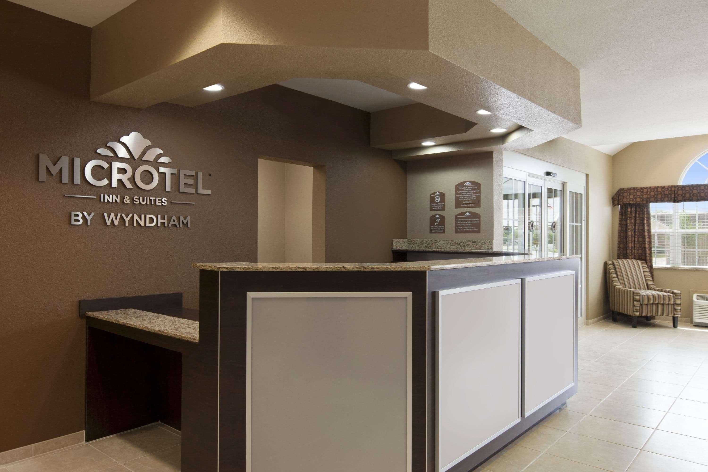 Microtel Inn & Suites Kenedy Eksteriør bilde